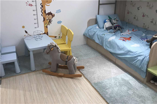 儿童房床边毯铺装案例